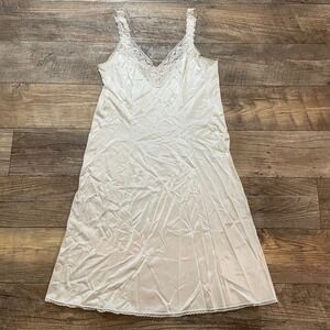 Vintage Vanity Fair White Full Slip Lace Trim Nylon Style 10-720 Size 36 26" 42